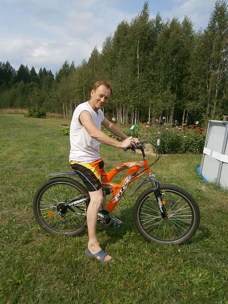 Игорь Ларионов