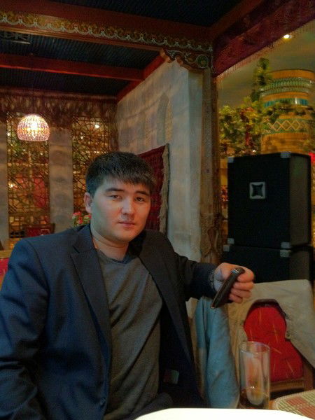 Адлет Аканович