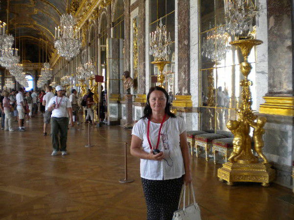 Люся Олиярник