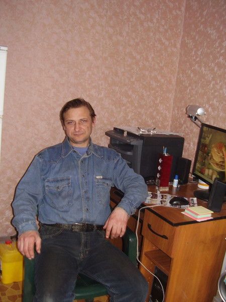 Антон Захаров