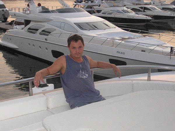 Вячек Комисаров