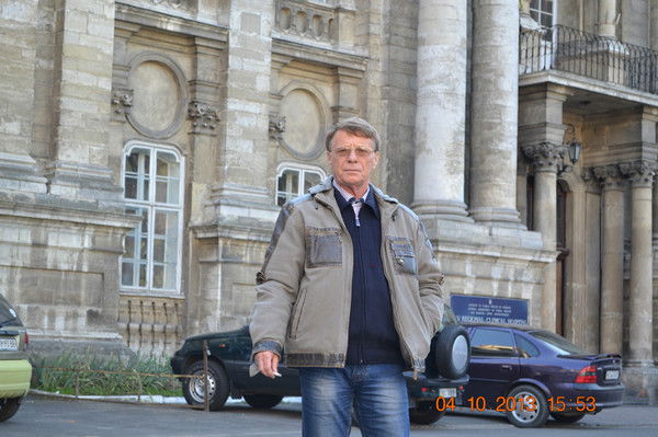 Владимир Александров