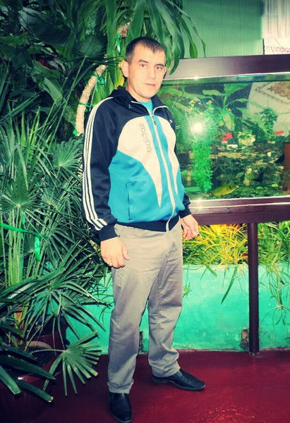 Владимир Антонов