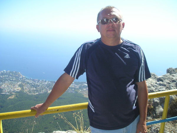 Владимир Левченко