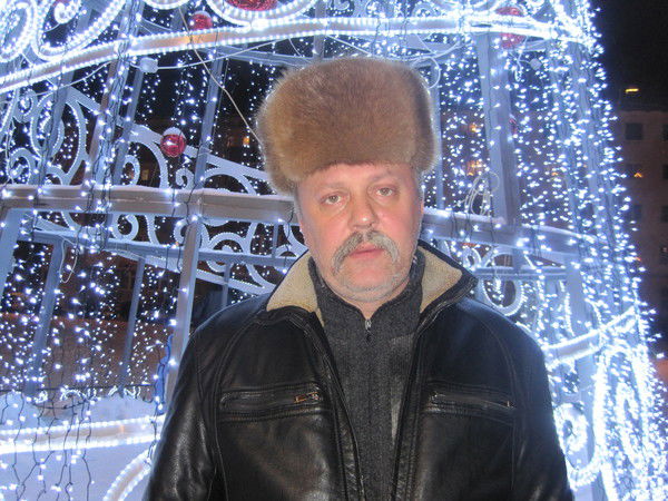 Лев Сотников