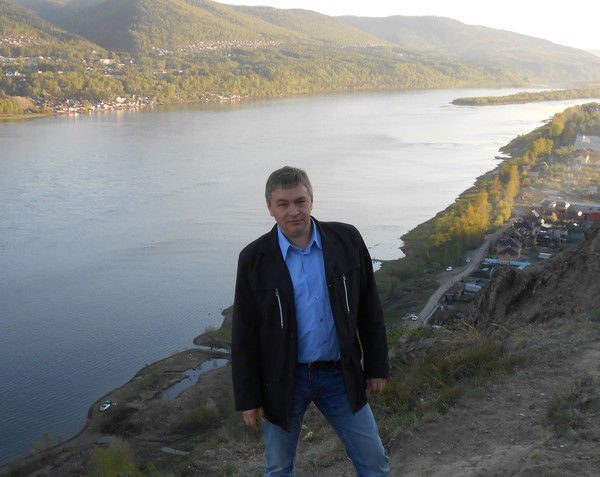 Игорь Достовалов