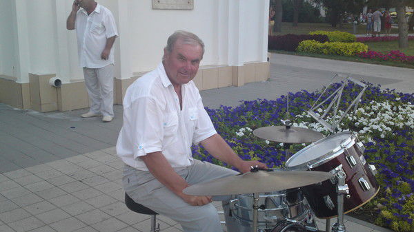 Валера Незнамов