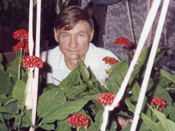 Валентин Макаров