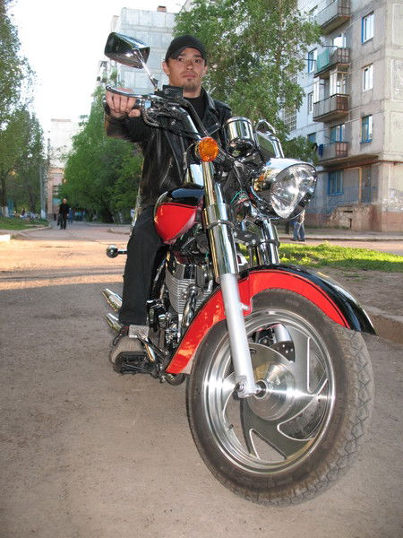 Михаил Артамонов