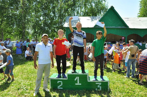 Толик Животников