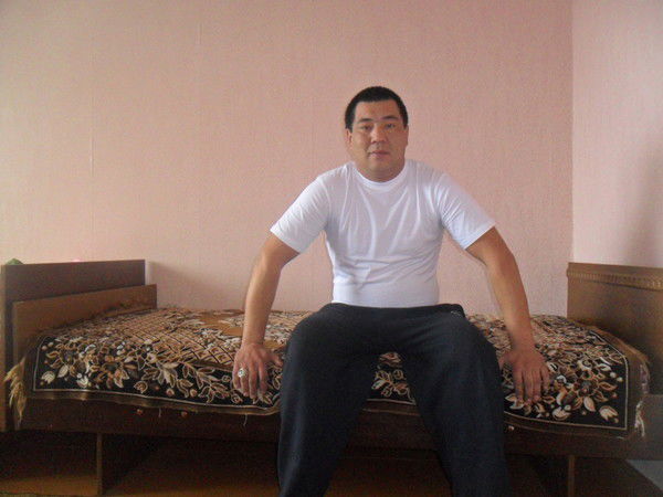 Аскар Умаров