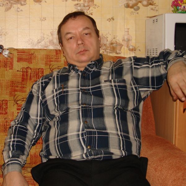 Юрий Мельников