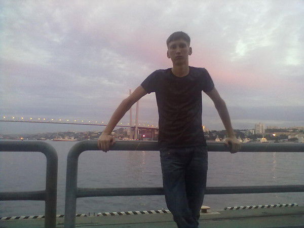 Максим Андреев