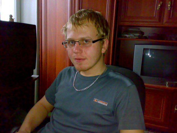 Антон Комиссаров