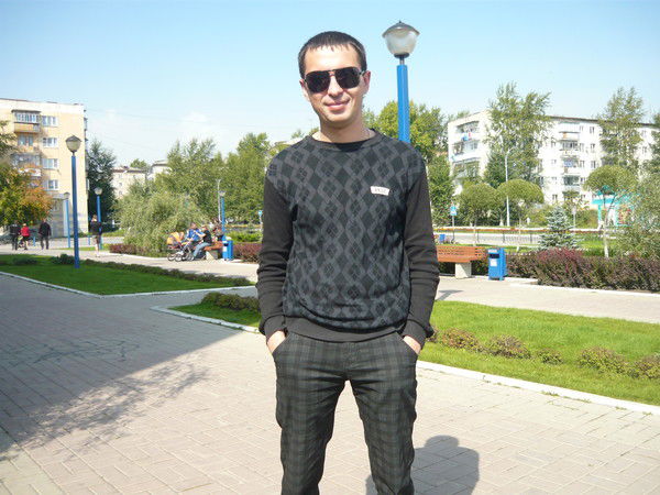 Олег Чикрин