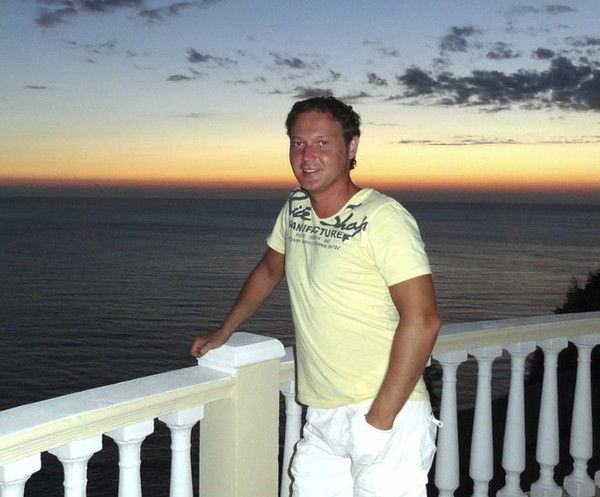 Владимир Сухов