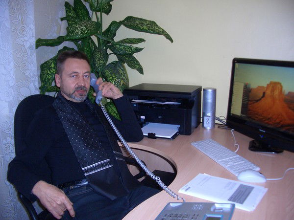 Александр Побежимов