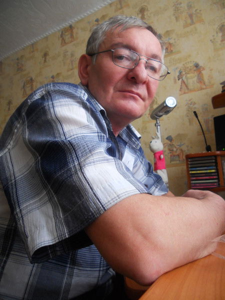 Олег Николаев