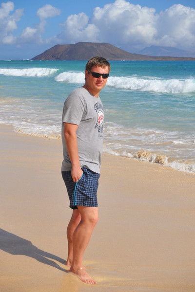 Олег Комаров