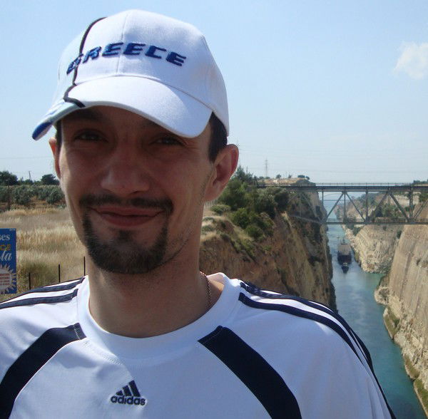 Сергей Текутов