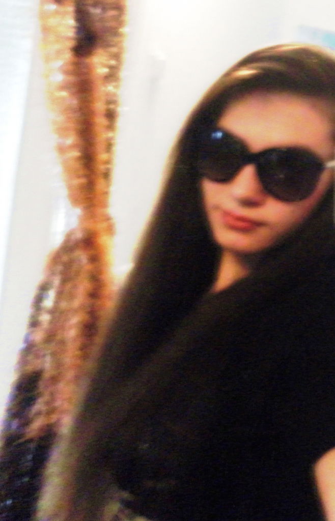 Леночка<- Брюнеточк@)*