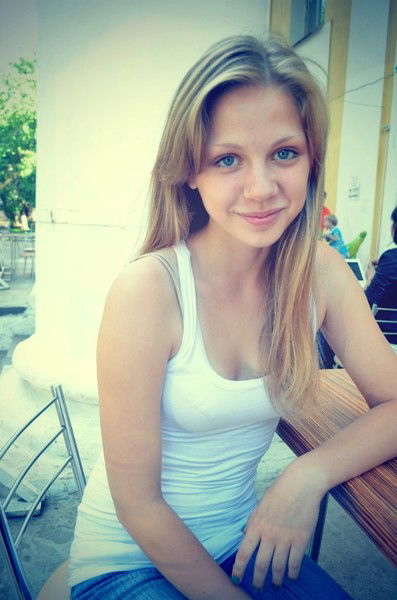 Карина Попова