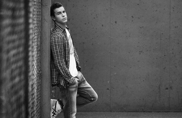 Свои Знают )