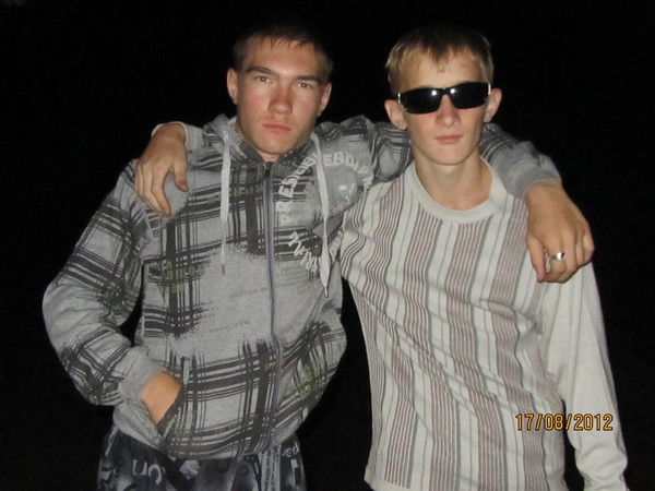 L\//) _-_-_-________