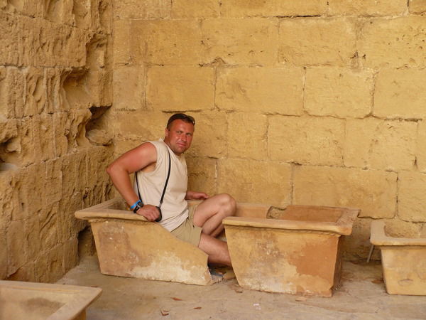 Руслан Петров