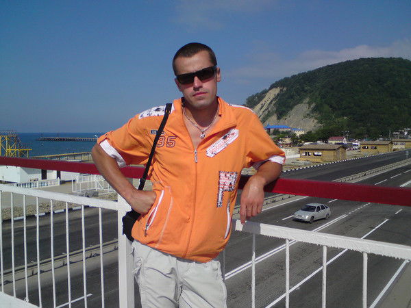 Анатолий Безручко