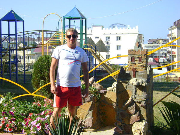 Андрей Степанов