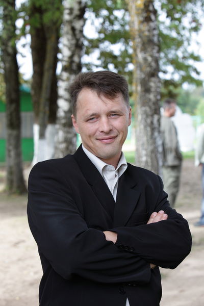 Олег Захаров