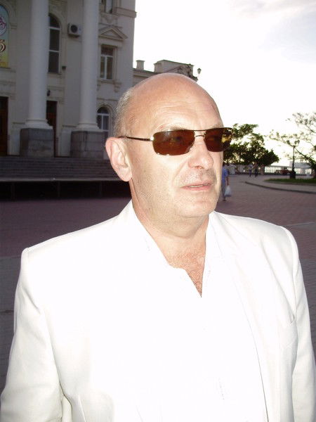 Александр Дубровин