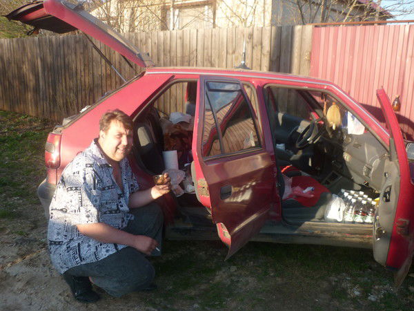 Евгений Ларионов