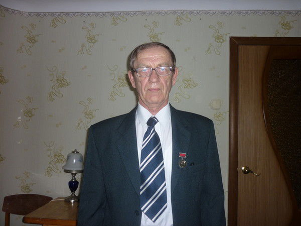 Валерий Леонов