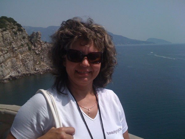 Елена Елена