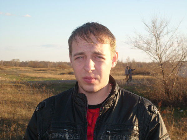 Женя Хвостов