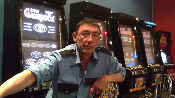 Игорь Емельянов