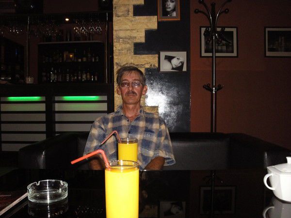 Андрей ********