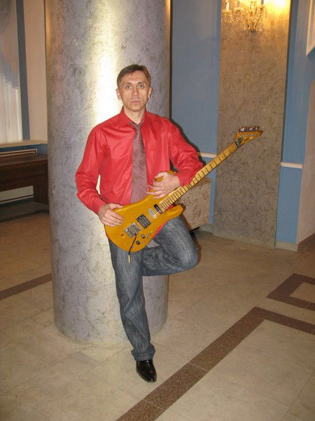 Дмитрий Перекрест