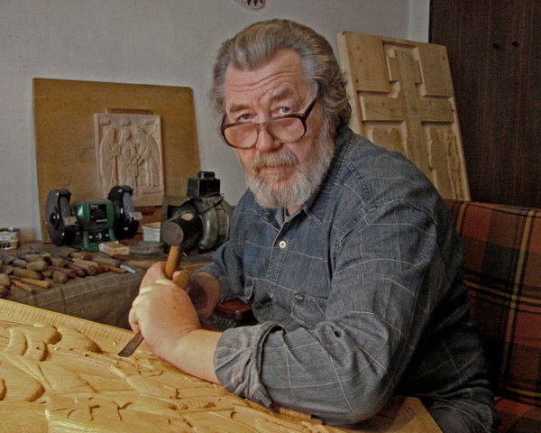 Александр Петров