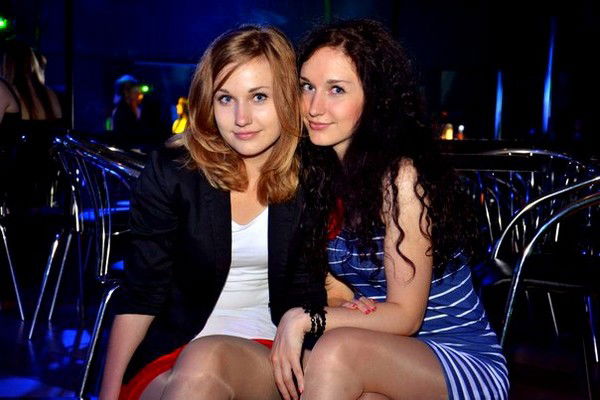 Сестренки Крис И Мари