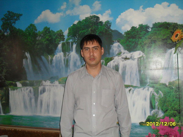 Руслан Сурин