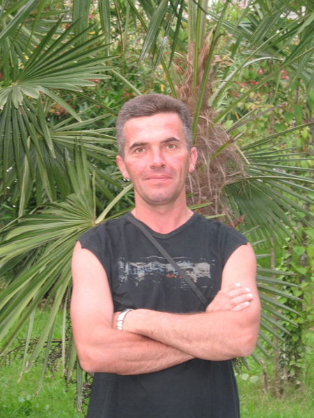 Константин Мельников