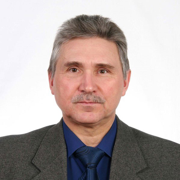 Олег Симаков