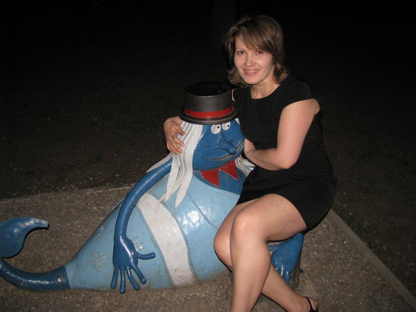 Лена Комарова