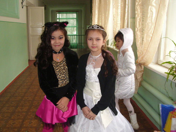 Клёвая Девчёнка С Чёлкой