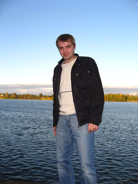 Денис Елизаров