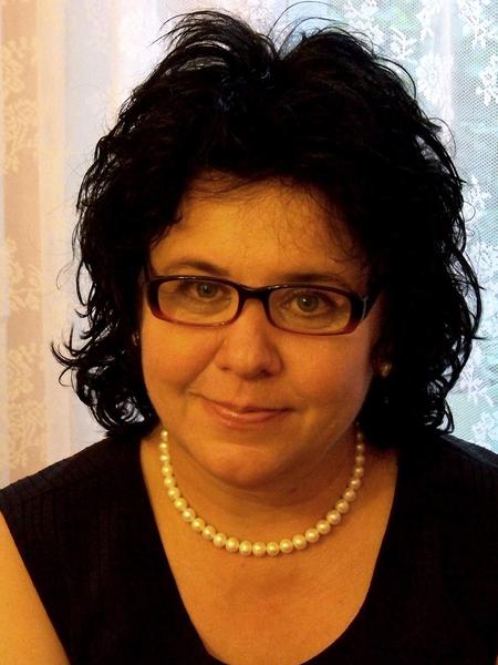 Надя Любакова