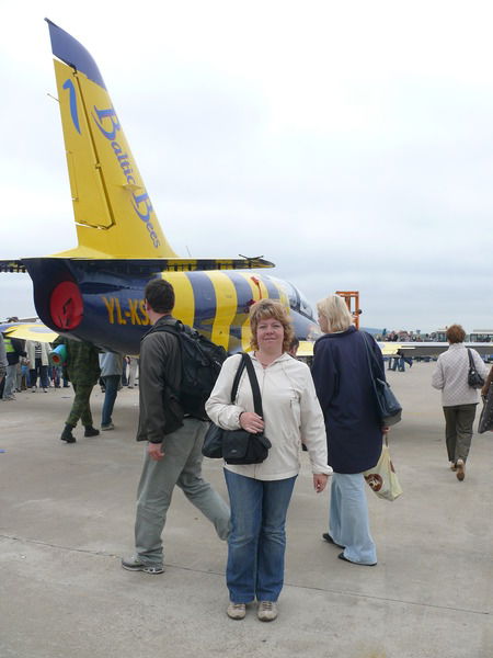 Лена Попова